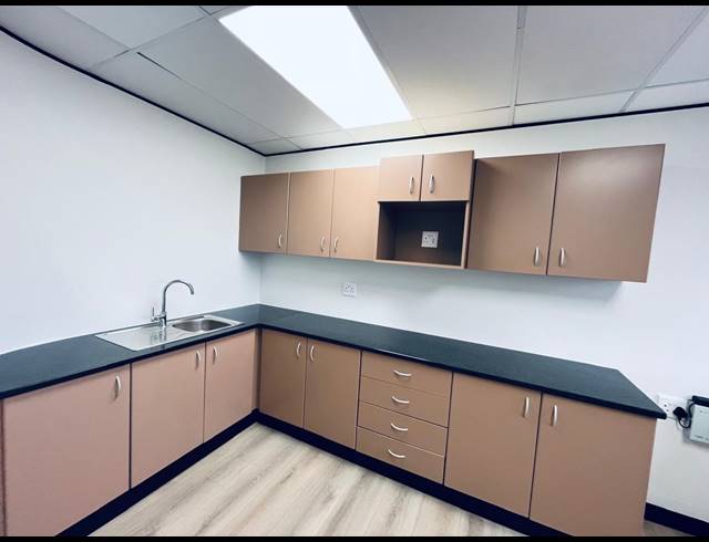 338M² OFFICE TO LET IN HALFWAY HOUSE